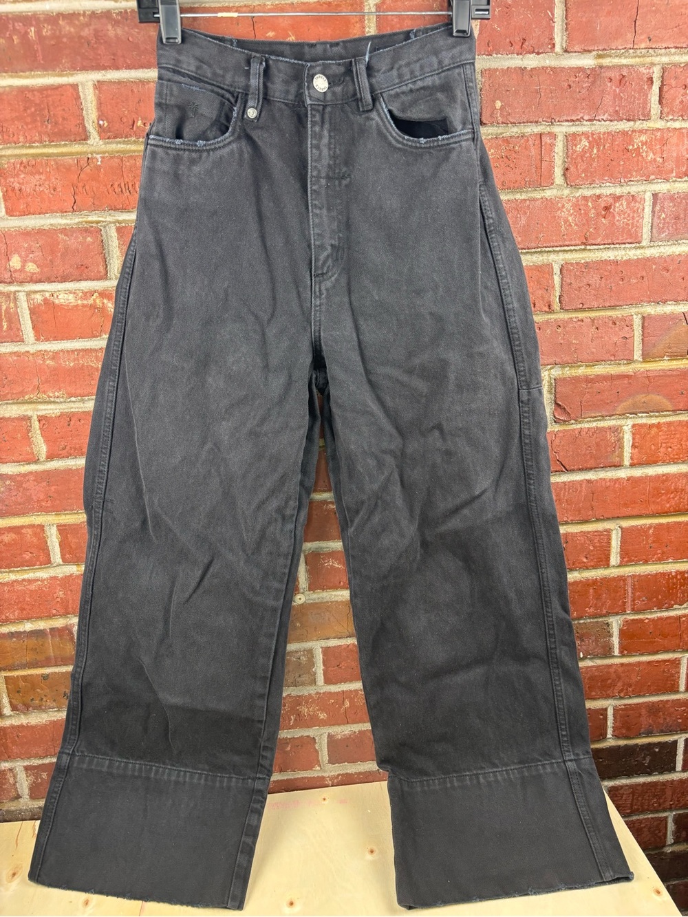 THRILLS CANYON WIDE LEG JEAN SIZE 4